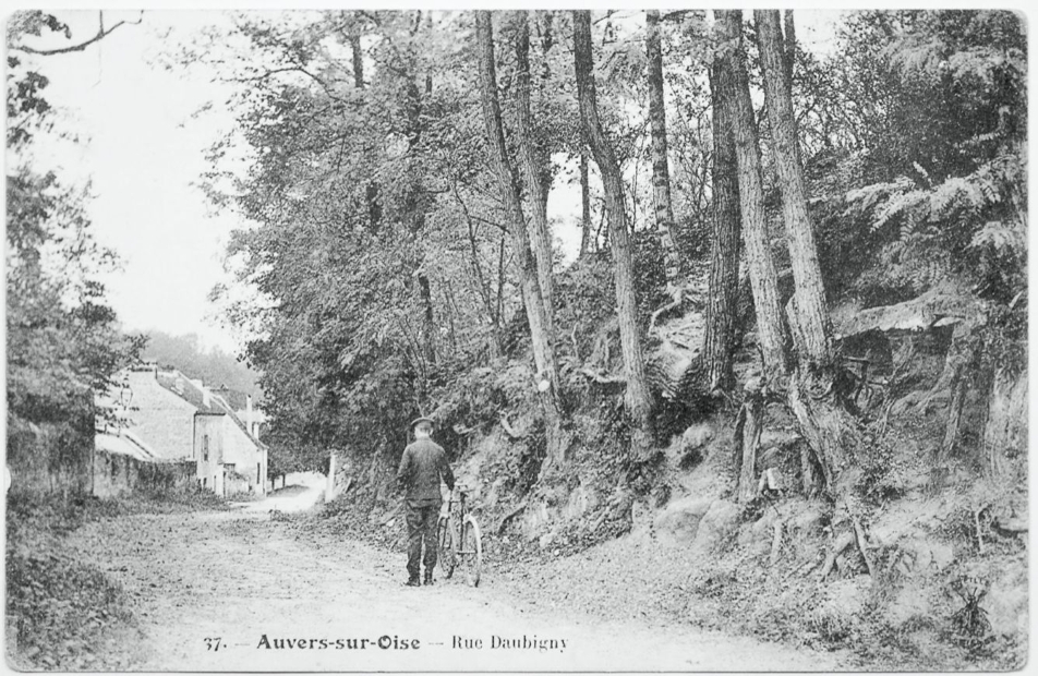 Открытка «Улица Добиньи, Овер-сюр-Уаз» 1900-1910 годы<br>arthénon Фото: Илья Думов, le-francais.ru